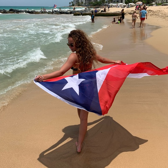 MEET THE POSHER, @MCOVETTA16 - Picture 1 of 5